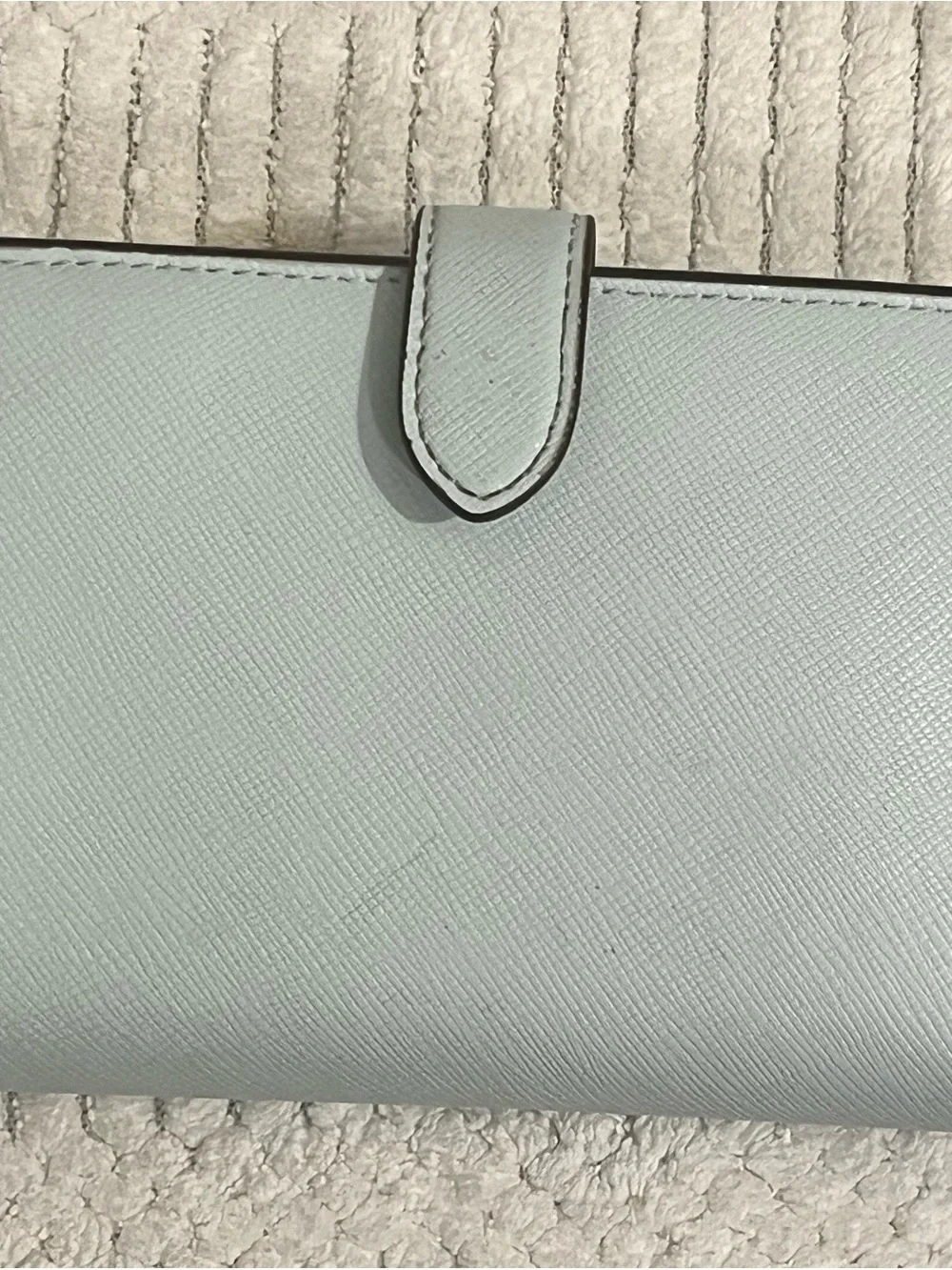 Cute! kate spade Light Blue & Cream Compact Bifold Wallet